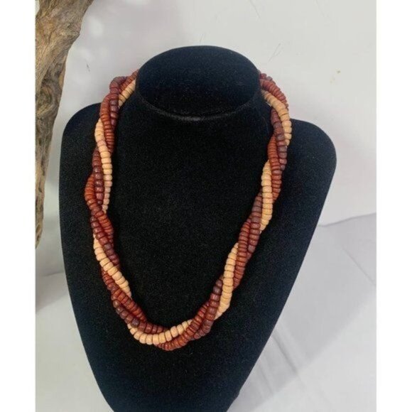 𝅺vintage 70s 3-Strand Twisted Wooden Bead Choker Necklace - Picture 5 of 5